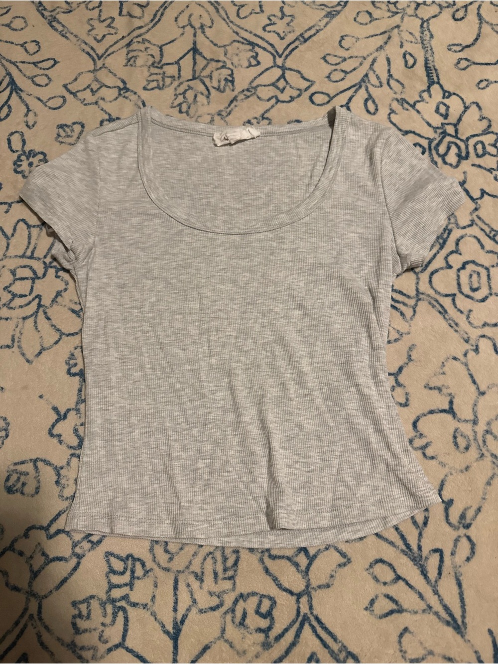 Women's Scoop Neck Ribbed Tee - Light Gray